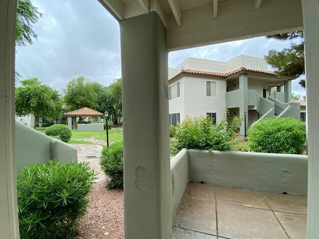 Building Photo - 1825 W Ray Rd