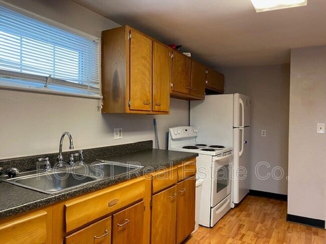 Building Photo - 437-437-437-432 W Harding Rd