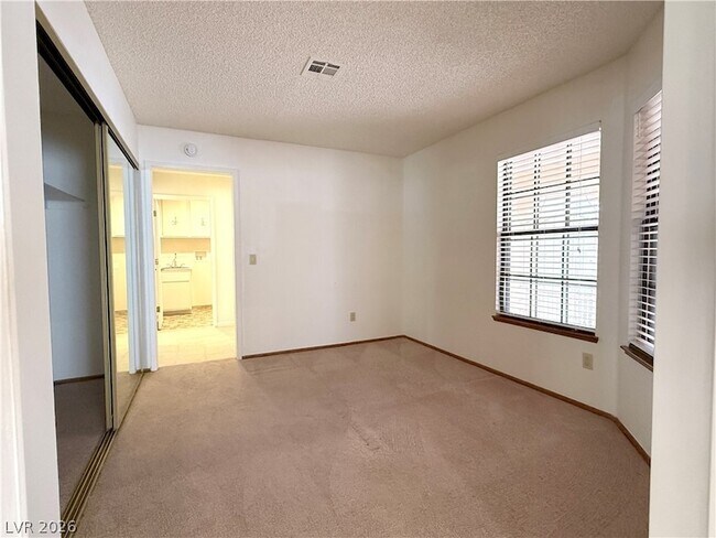 Building Photo - 3128 Donnegal Bay Dr