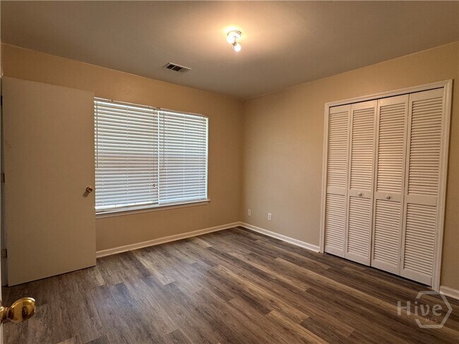Building Photo - 57 Soling Ave