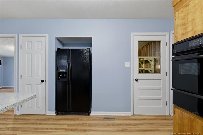 Building Photo - 1829 Martindale Dr