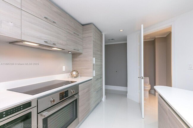 Building Photo - 1300 S Miami Ave