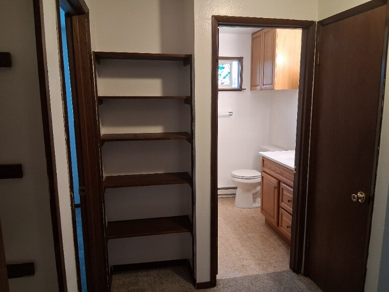 Building Photo - 2204 SE Tacoma St