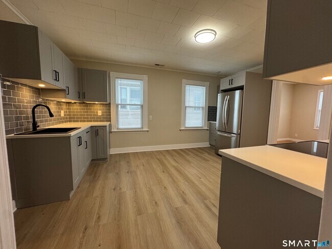 Building Photo - 22 Dwight St