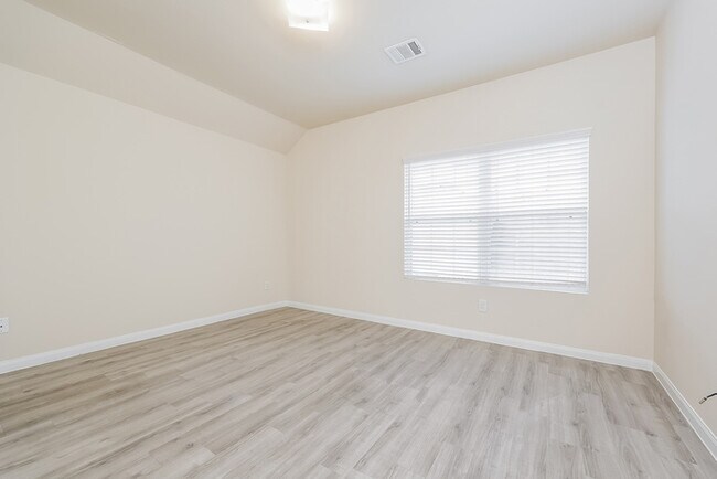 Building Photo - 4107 Silver Ranch Rd