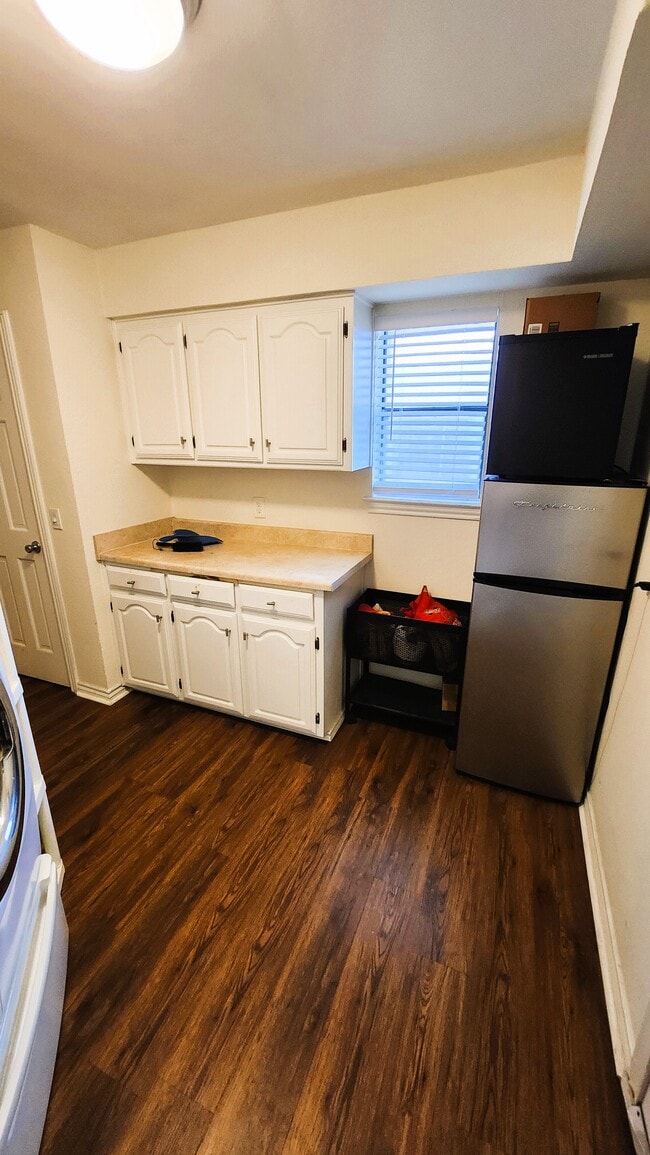 Building Photo - 4204 Country Brook Dr