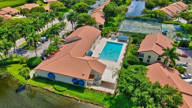 Building Photo - 10592 Tropic Palm Ave