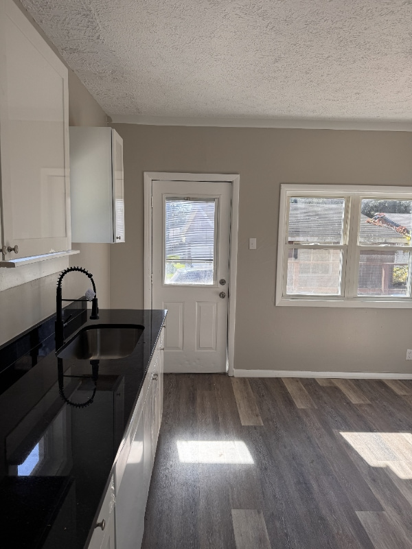 Building Photo - 564 Eastern Ave