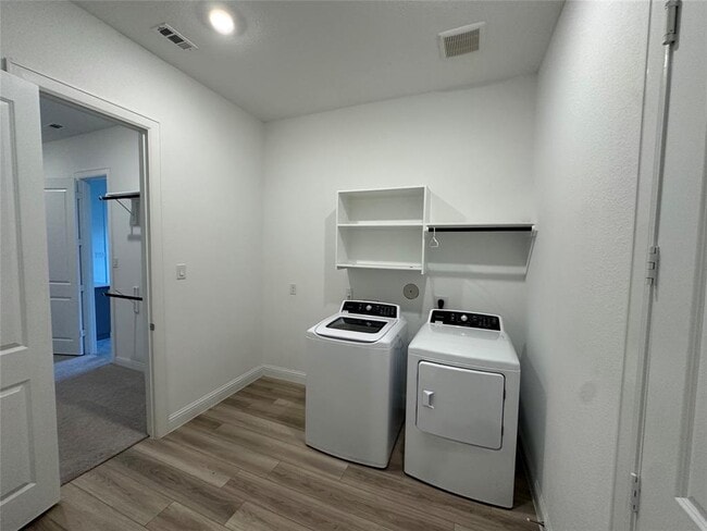 Building Photo - 4802 Avon Ridge Way