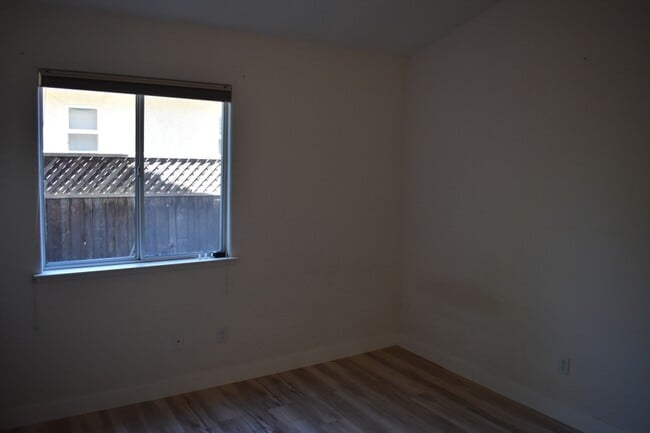 Building Photo - 6310 Diamond Ct