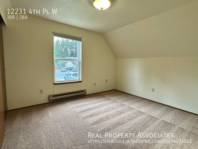 Building Photo - 12231 4th Pl W