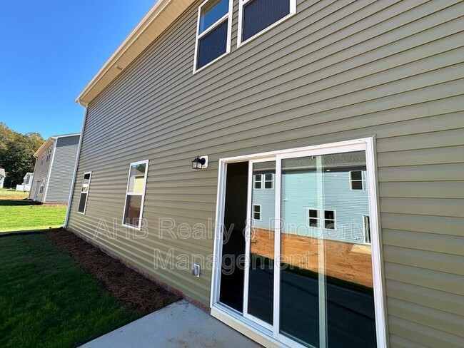 Building Photo - 379 Shiloh Wy