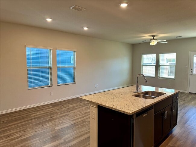 Building Photo - 1636 Briar Hunt Dr