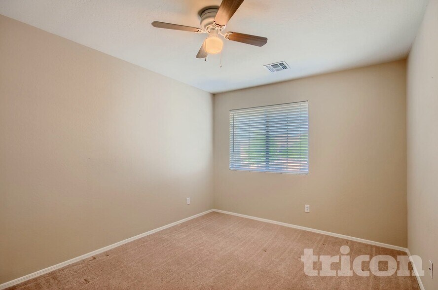 Building Photo - 34113 N Alison Dr