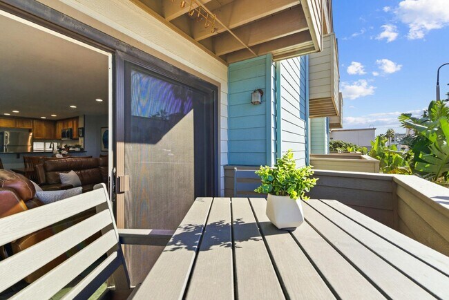 Building Photo - 731 Seacoast Dr