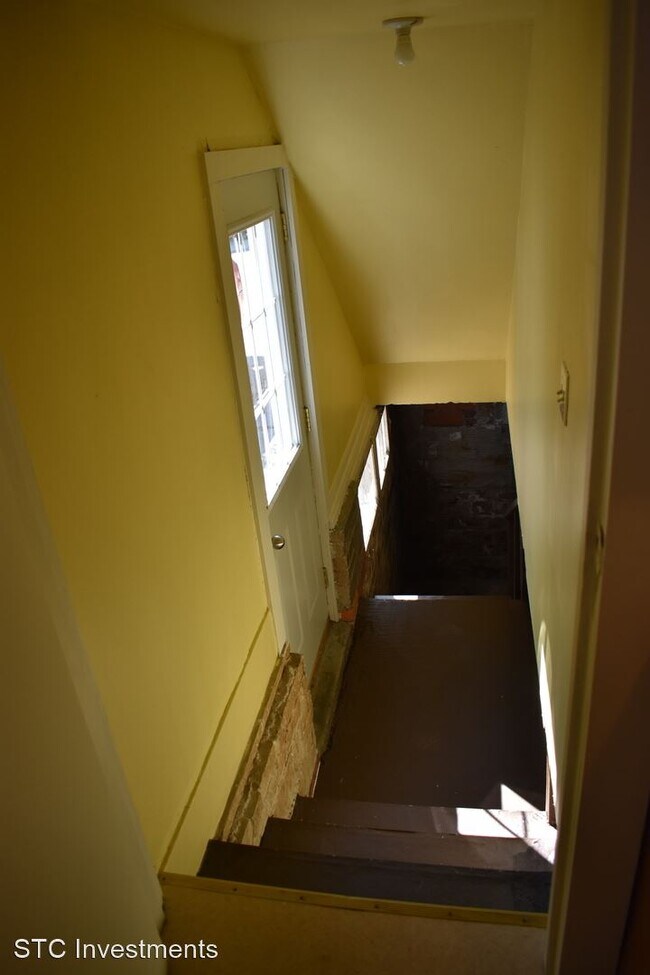 Building Photo - 3 br, 1 bath House - 518 W. Chandler