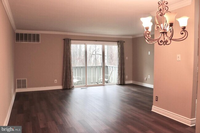 Building Photo - 103 Woodhollow Dr