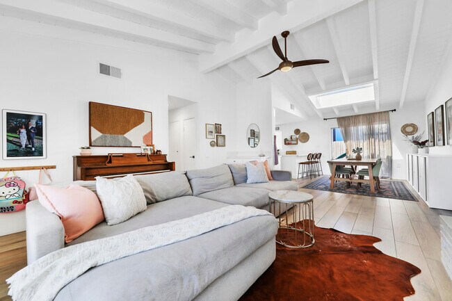 Building Photo - 51685 Avenida Herrera