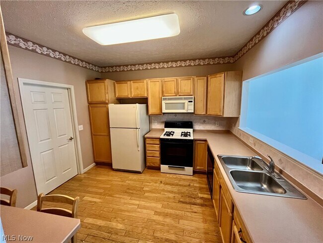 Building Photo - 2477 Crimson Dr