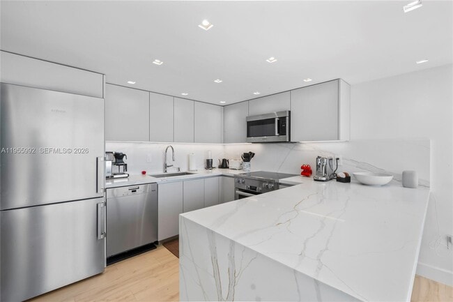 Building Photo - 2401 Collins Ave