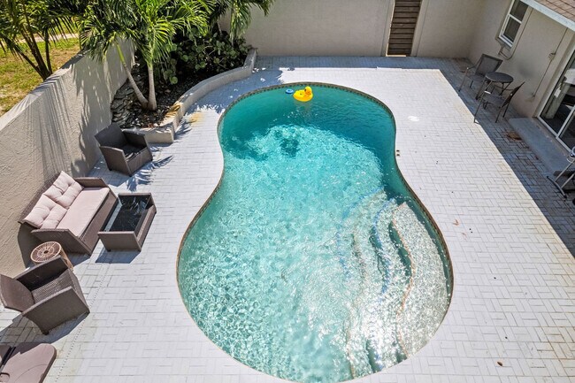 Building Photo - 2229 Alice Rd