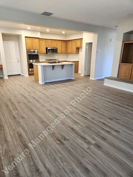 Building Photo - 5885 Indian Point Dr