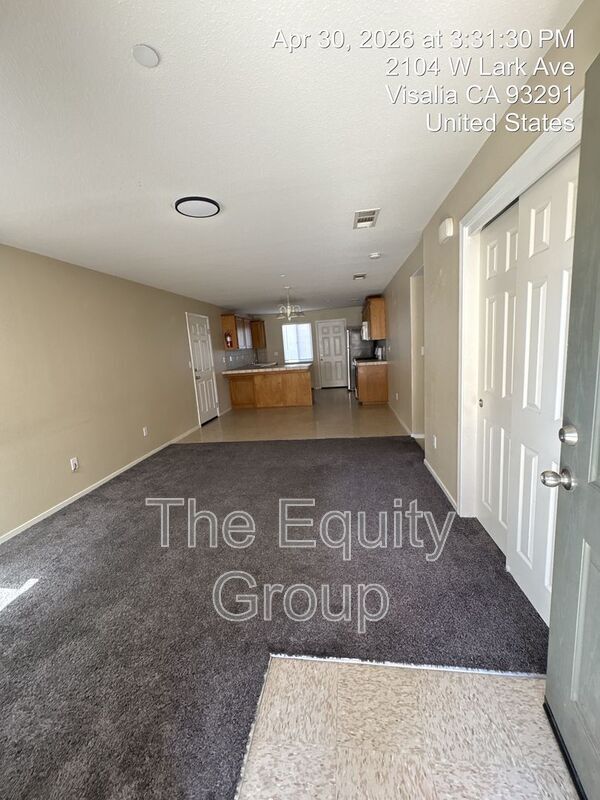 Building Photo - 2104 W Lark Ave
