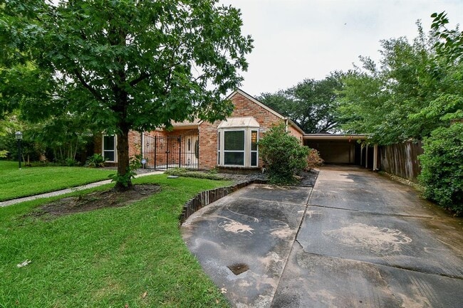 Building Photo - 11103 Pembridge Dr