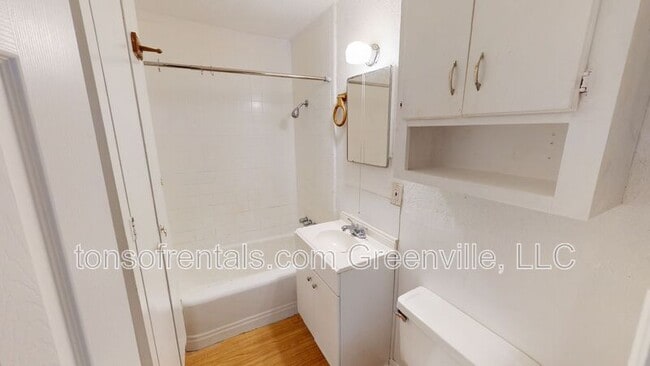 Building Photo - 1427-B Grant Circle