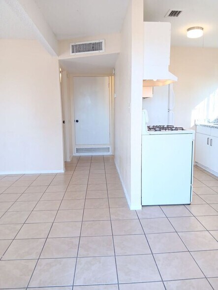 Building Photo - 2933 N Geronimo Ave