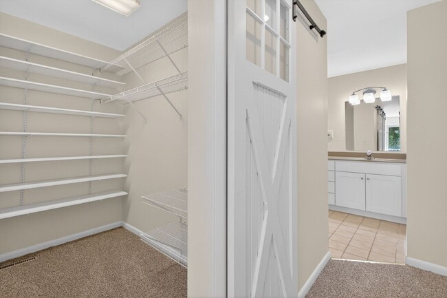 Building Photo - 18609 Broadfield Dr