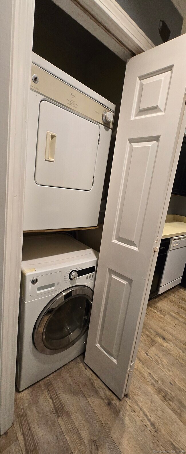 Building Photo - 405 Glendale Ave