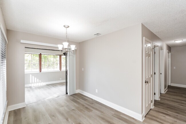 Building Photo - 5118 Stonehurst Rd