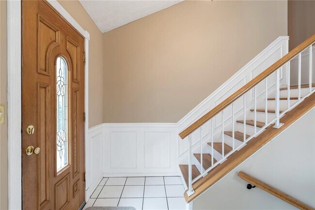 Building Photo - 131 Arrowood Ln