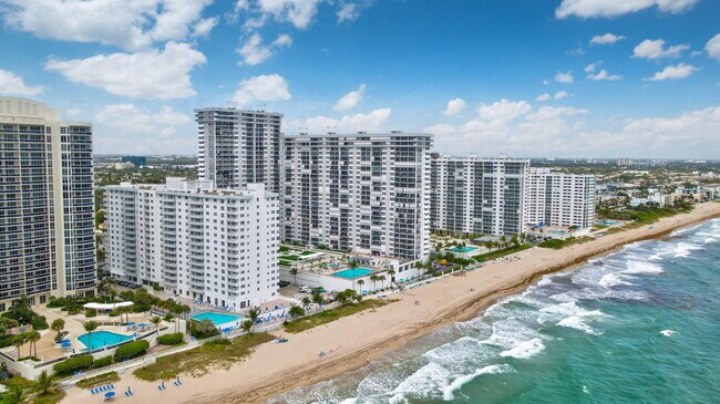 Building Photo - 4280 Galt Ocean Dr