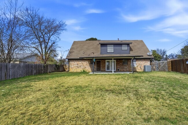 Building Photo - 3822 W Calgary Ct