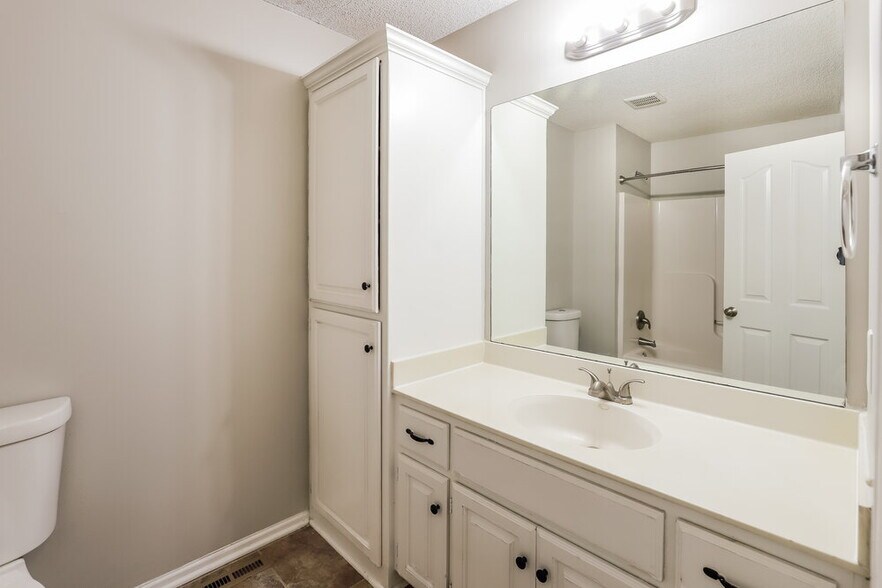 Building Photo - 507 Hibiscus Dr
