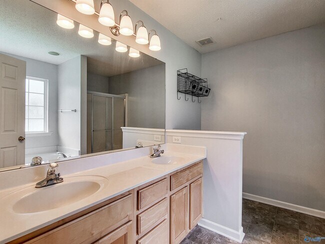 Building Photo - 157 Garden Brook Dr
