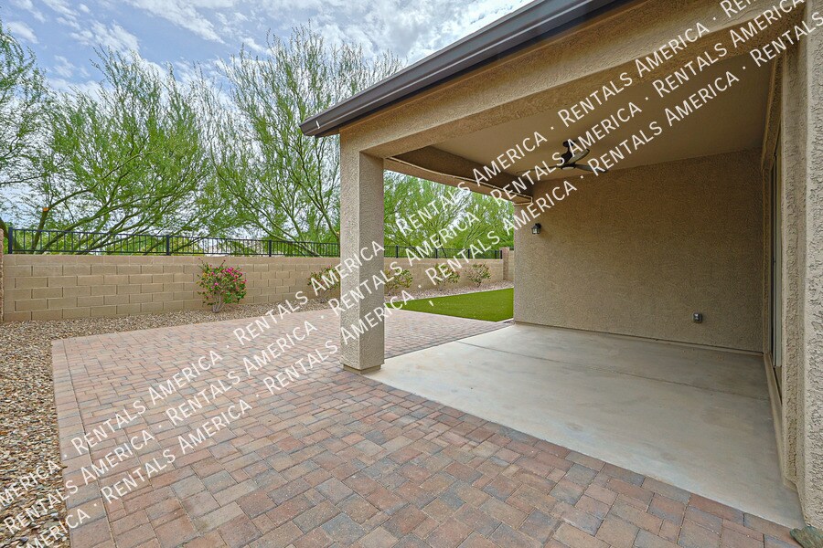 Building Photo - 13607 W Briles Rd