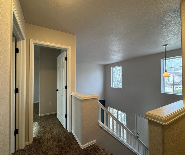 Building Photo - Beautiful & Updated 4 Bedroom / 3.5 Bath Home – Available Now!