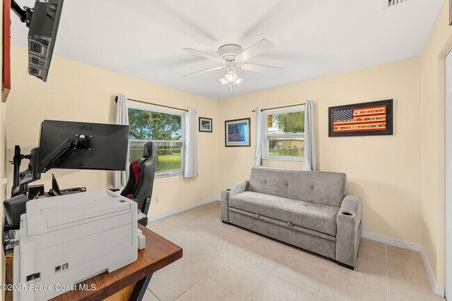 Building Photo - 1848 Edith St NE