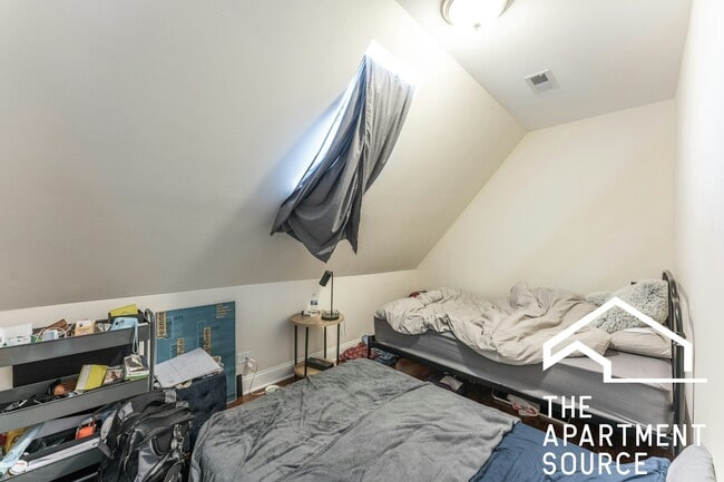 Building Photo - 3048 N Kimball Ave