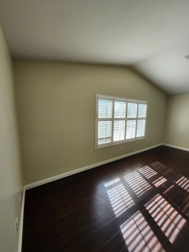 Building Photo - Beautiful two-story home located in the he...