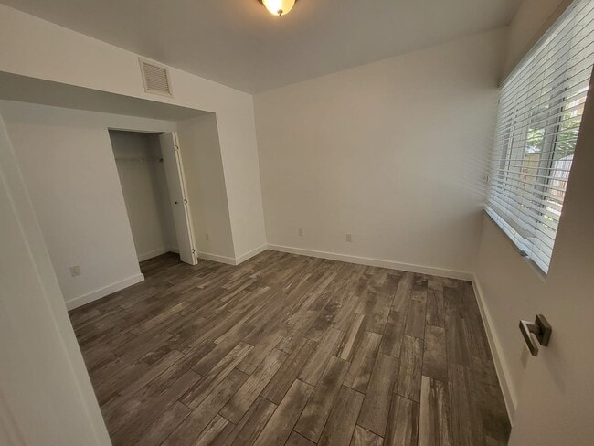 Building Photo - 551 Michigan Ave