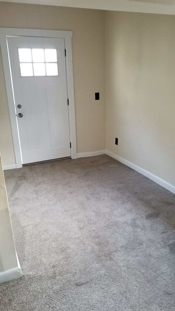 Building Photo - Bright & Updated 2-Bedroom, 2-Bath Apartment
