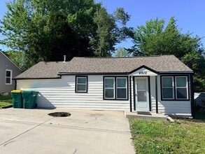 Building Photo - 4910 Blue Ln