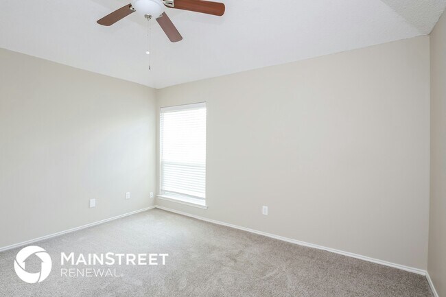 Building Photo - 1144 Paintbrush St