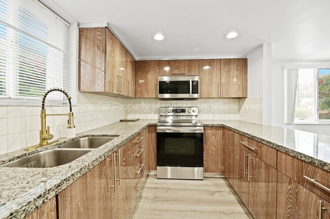 Primary Photo - 651 NW 82nd Ave