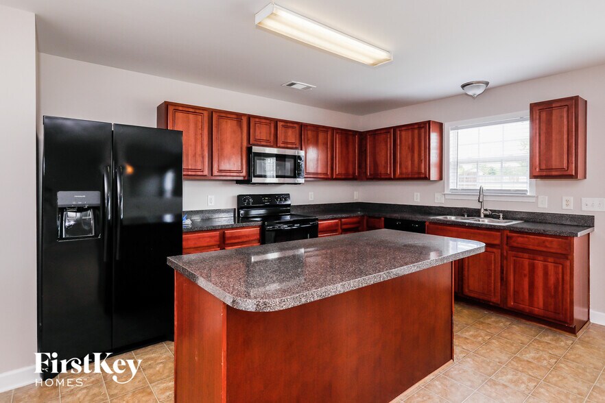 Building Photo - 2922 Blueberry Dr