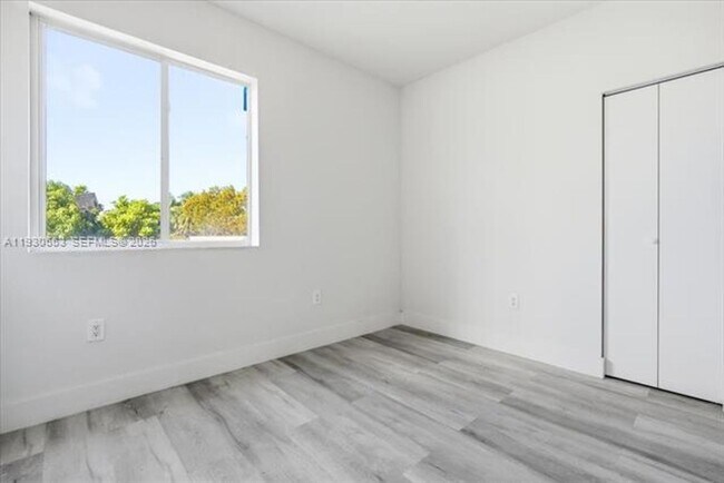 Building Photo - 1126 NW 28th St